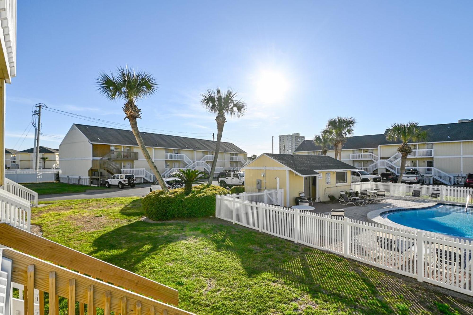 Sandpiper Cove 8112- By Isle Apartment