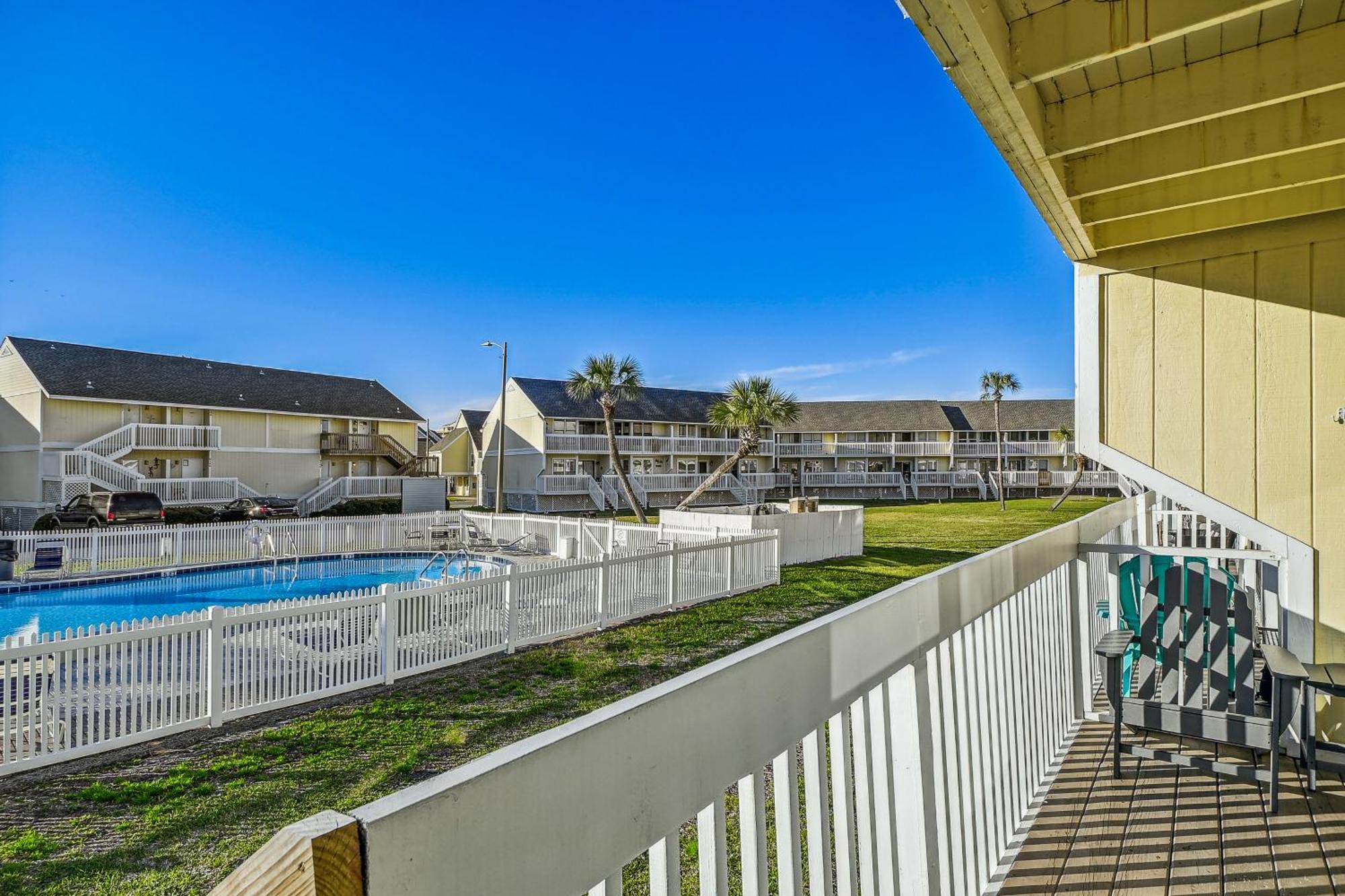 Apartment Sandpiper Cove 8112- By Isle *