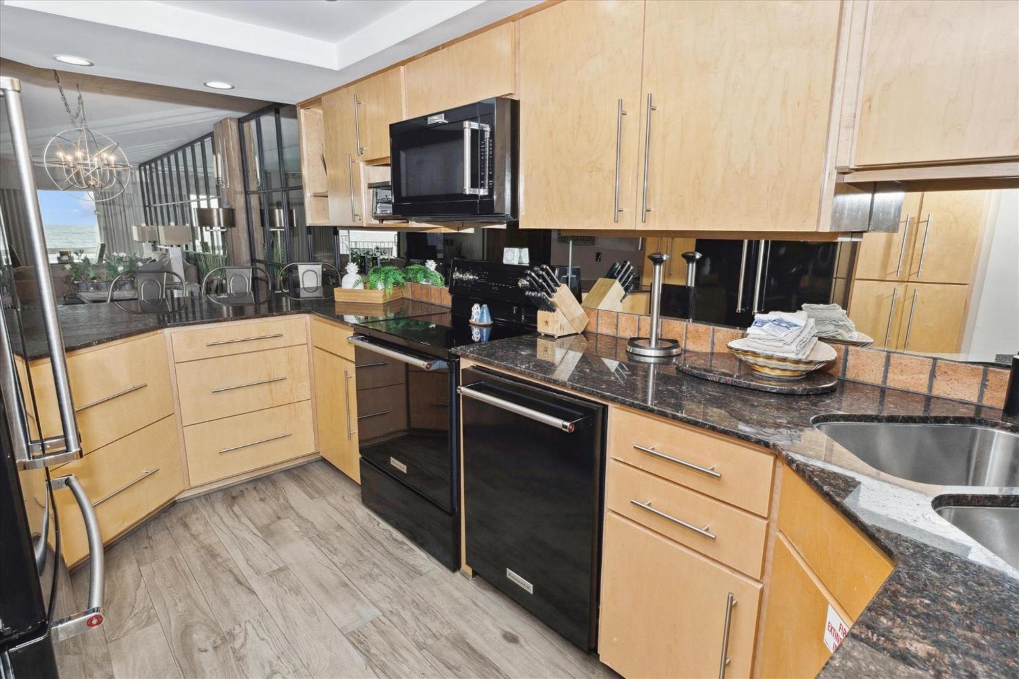 Inlet Reef 402- By Isle Apartment *