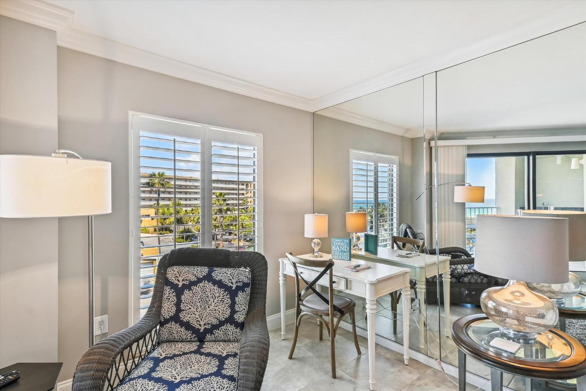 Inlet Reef 315- By Isle Apartment