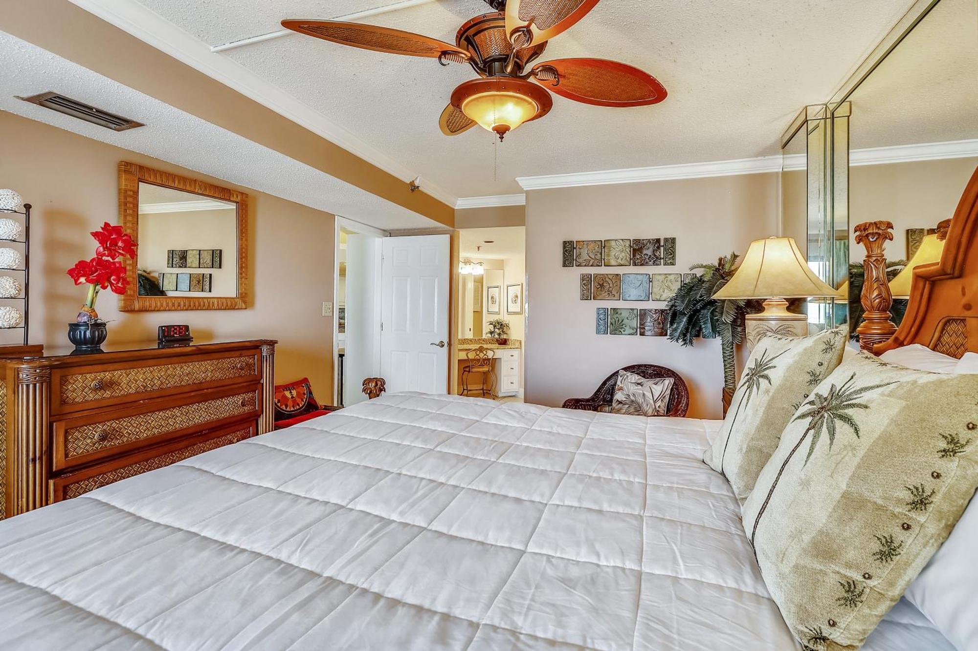 Apartment Inlet Reef 310- By Isle