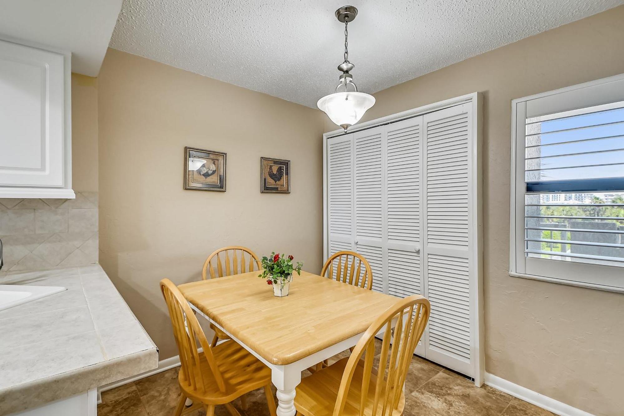 Apartment Inlet Reef 206- By Isle