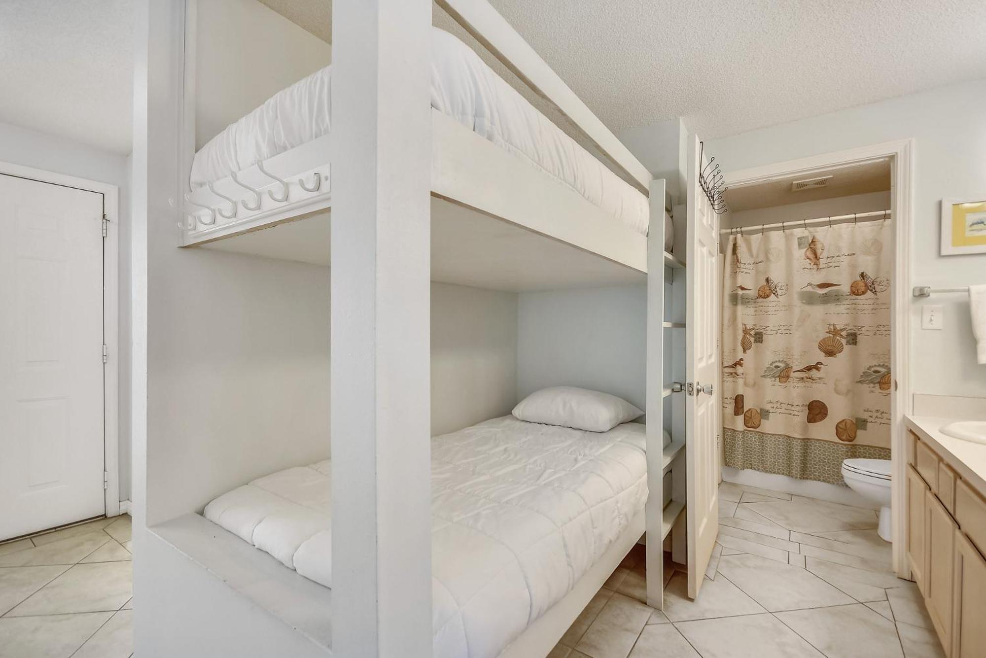 Sandpiper Cove 9133- By Isle