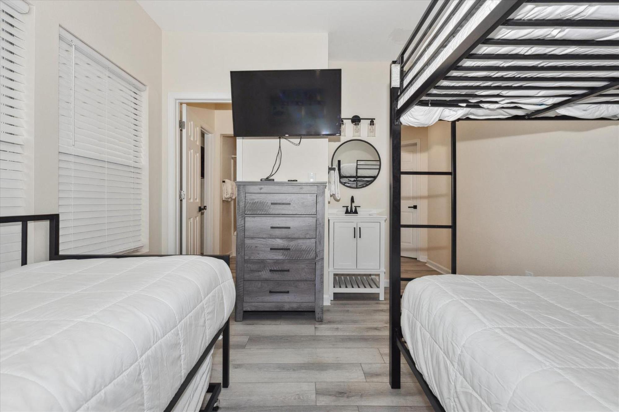Sandpiper Cove 9107- By Isle Apartment