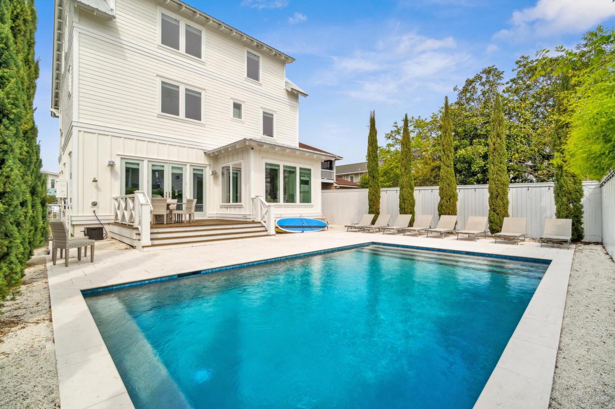 Crystal Tide With Heated Pool And Golf Cart