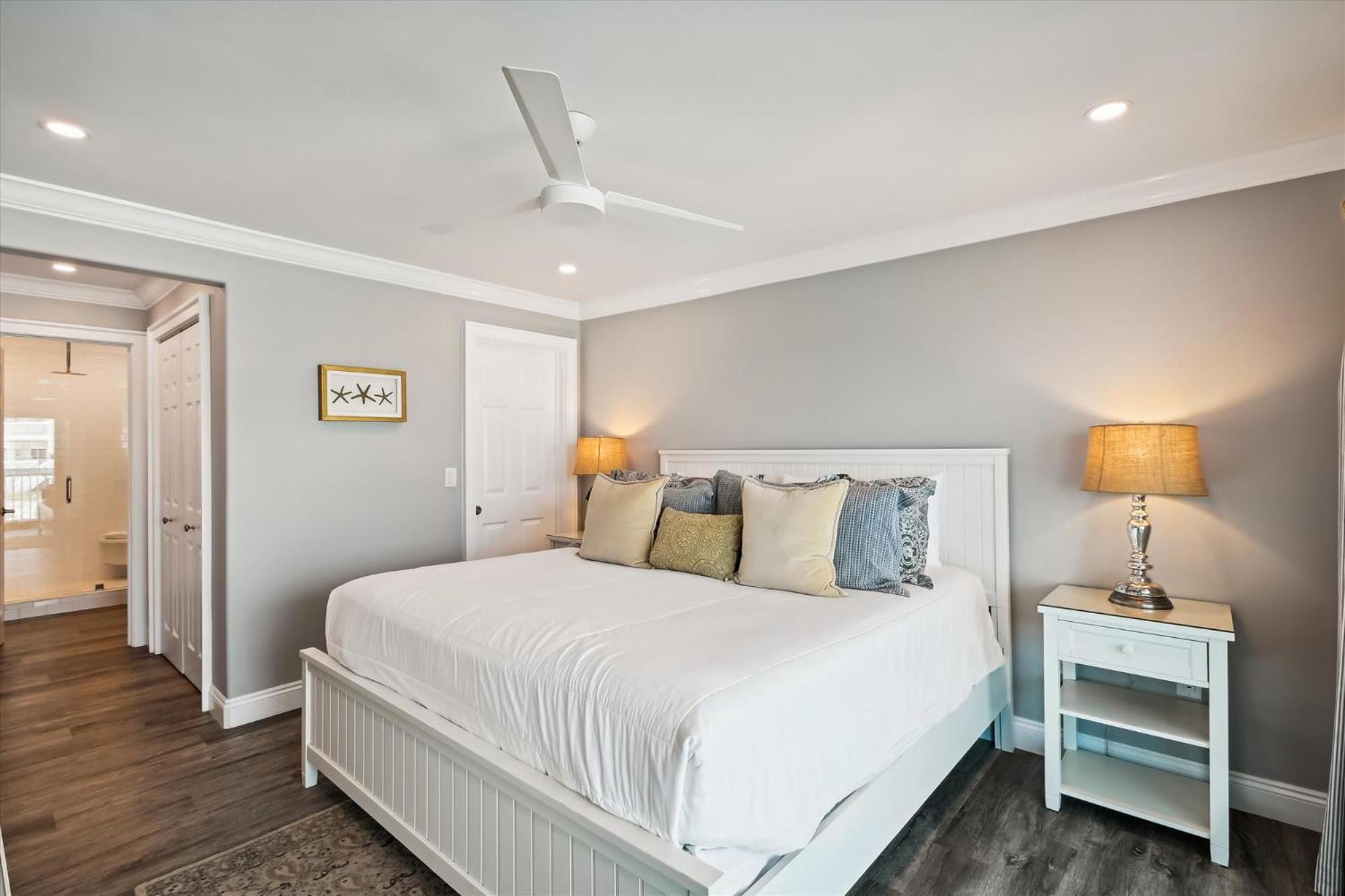 Sandpiper Cove 1115- By Isle Apartment