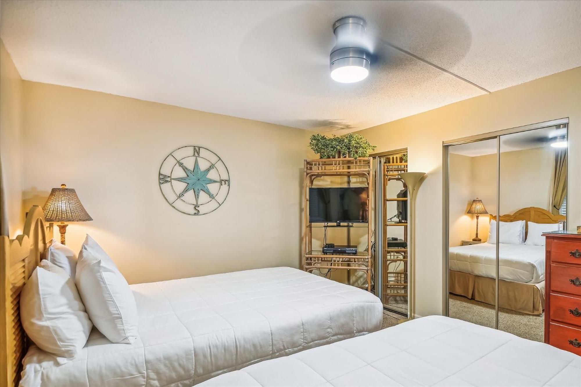 Dolphin Point 306c- By Isle