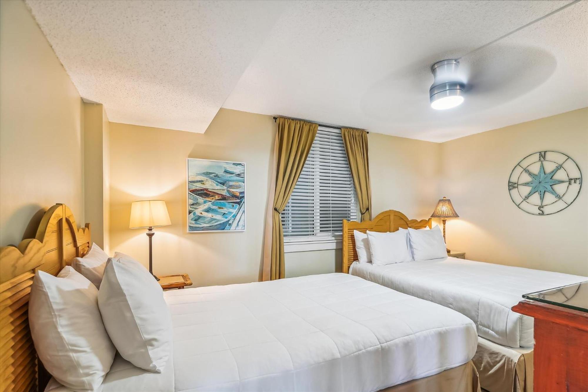 Dolphin Point 306c- By Isle *