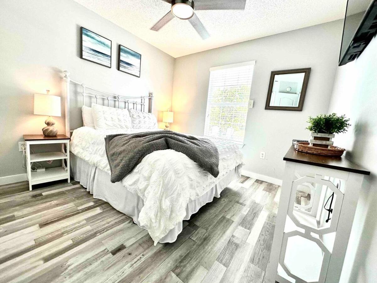 Barefoot Escape Golf Cart Deals Gated Access Holiday home Destin