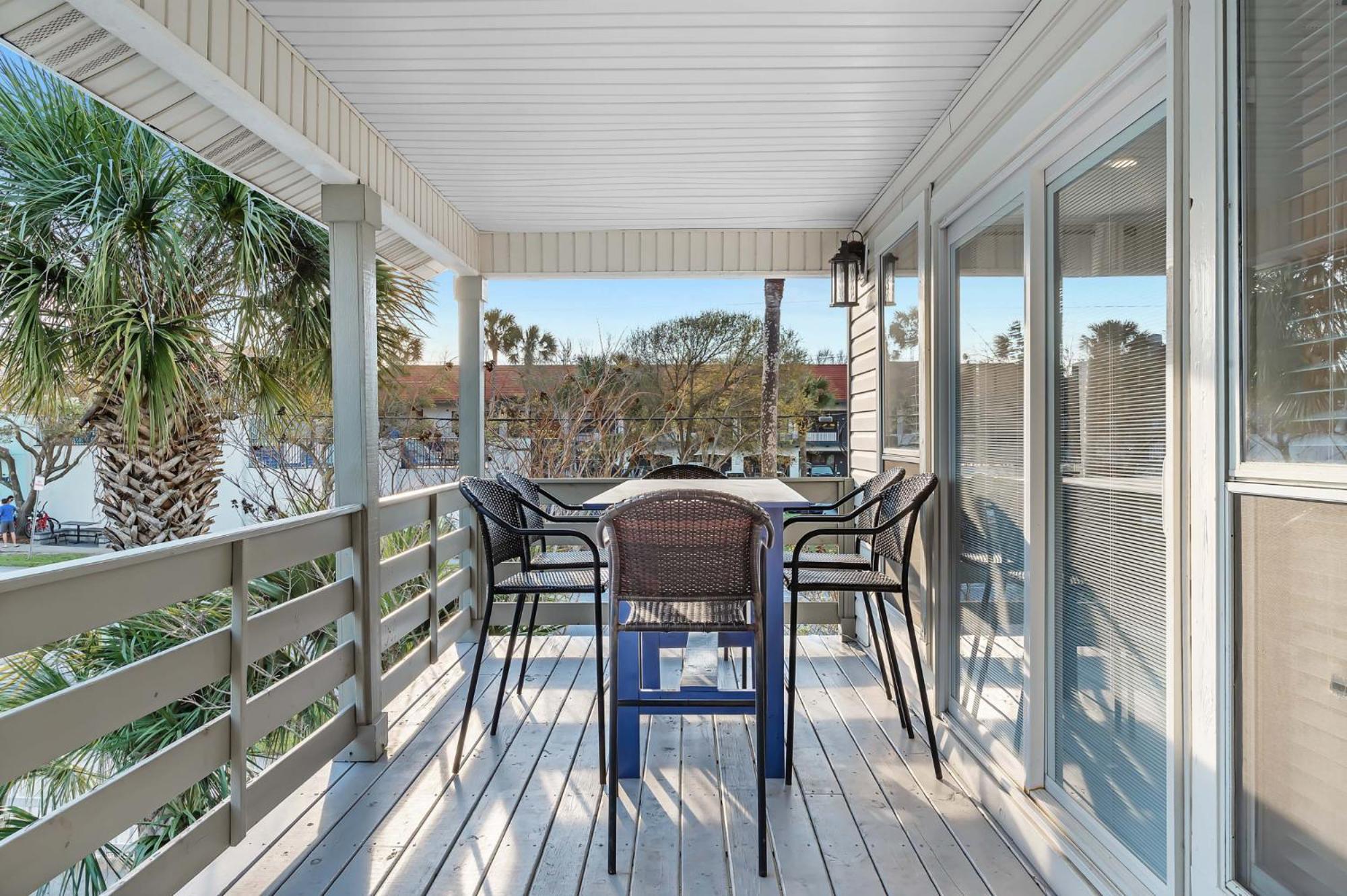 Holiday home Gulf Views, Steps To Beach, Pool, Walk To Dining Destin