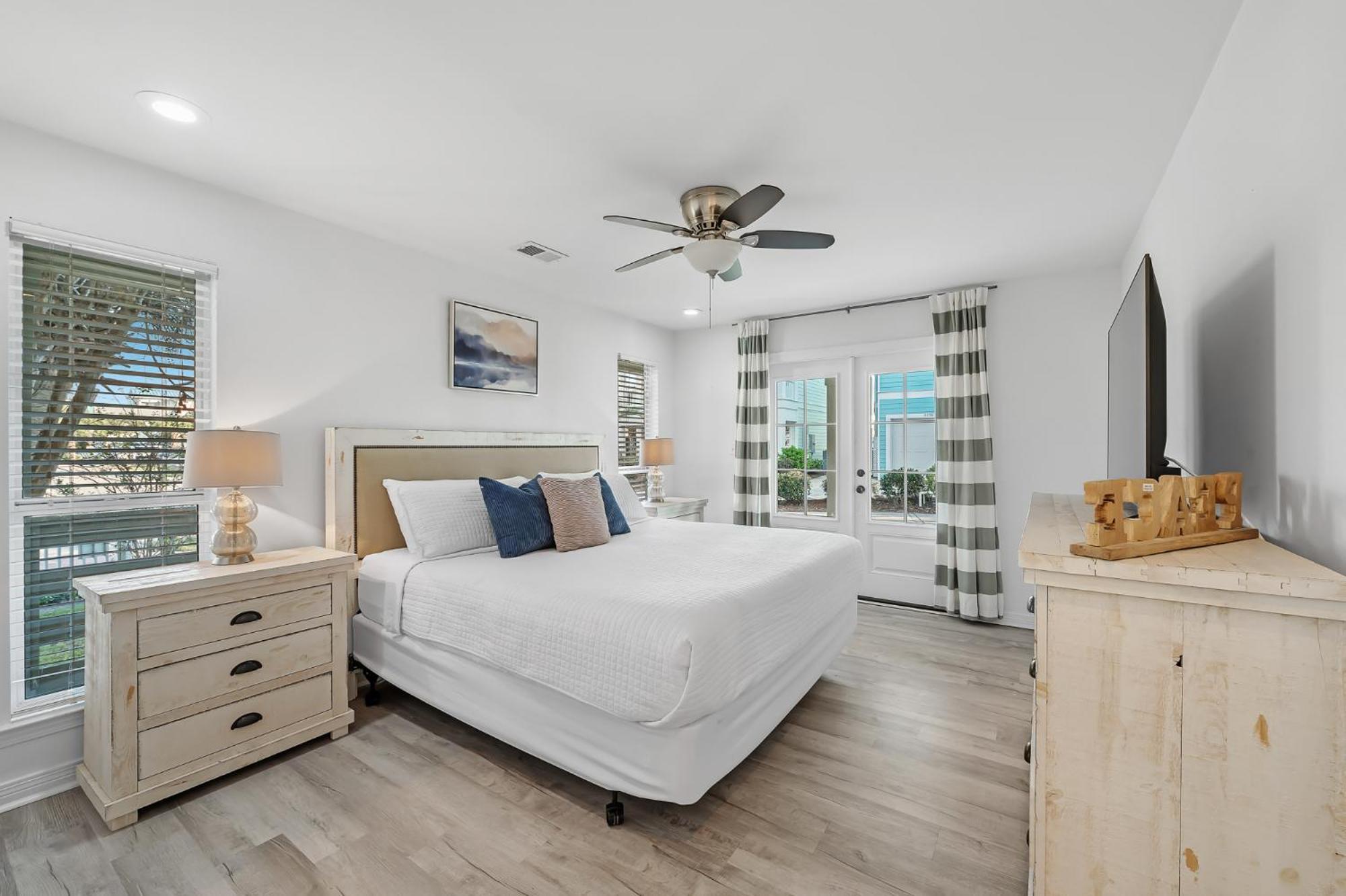 Gulf Views, Steps To Beach, Pool, Walk To Dining Destin