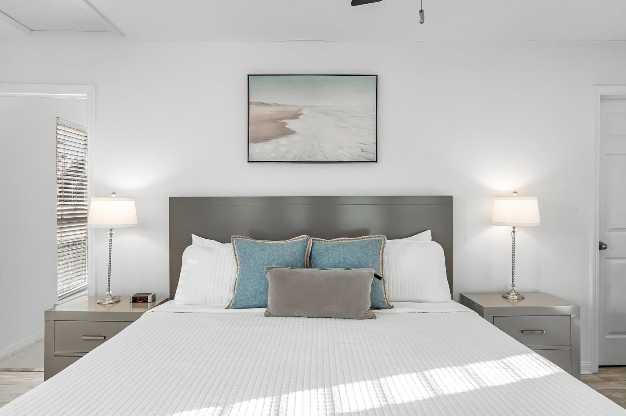Gulf Views, Steps To Beach, Pool, Walk To Dining Destin