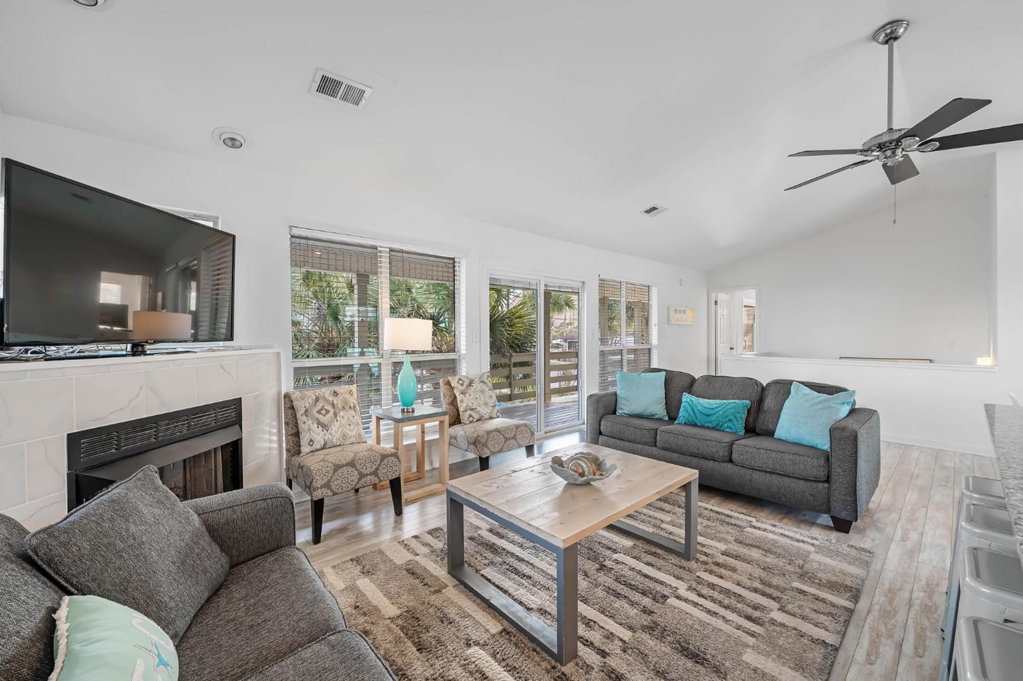 Gulf Views, Steps To Beach, Pool, Walk To Dining Destin