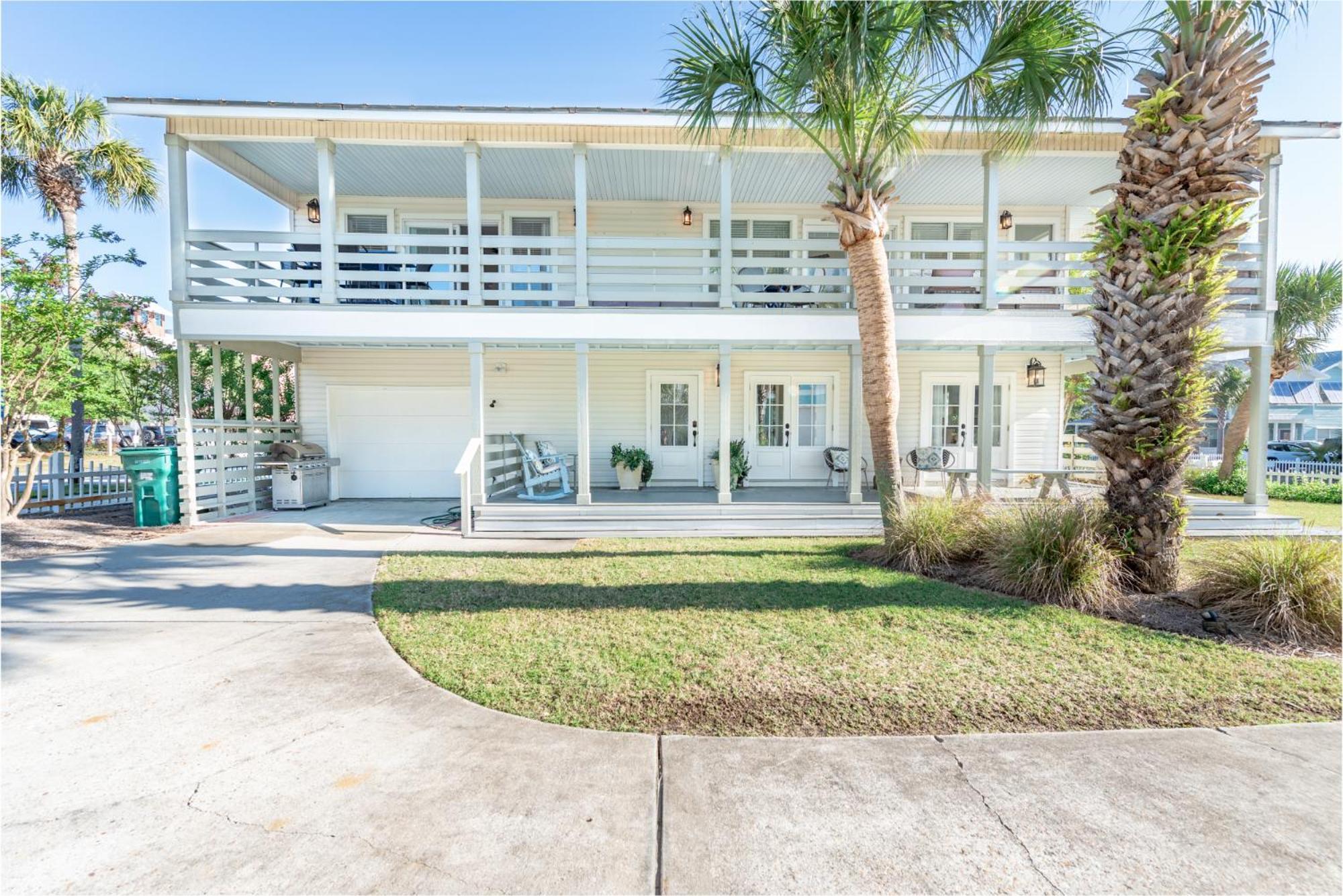 Holiday home Gulf Views, Steps To Beach, Pool, Walk To Dining Destin