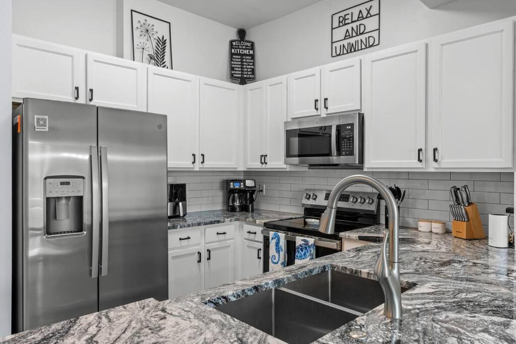1st Floor Palms Of Updated With Shuttle Apartment Destin