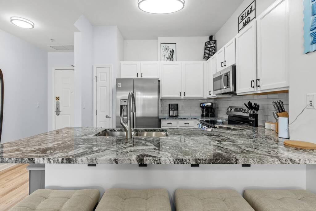 1st Floor Palms Of Updated With Shuttle Apartment