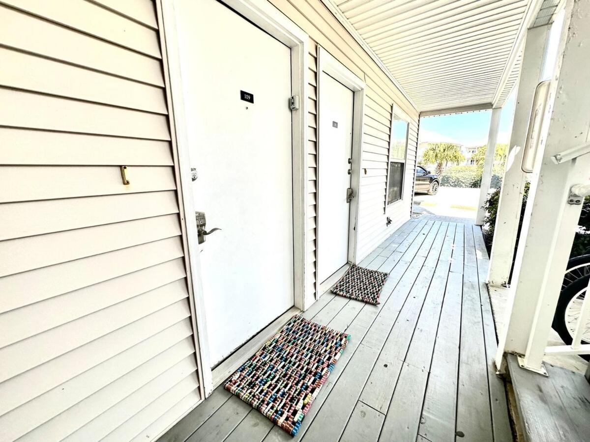 Peaceful Paradise Steps To Pool & Hot Tub Holiday home Destin