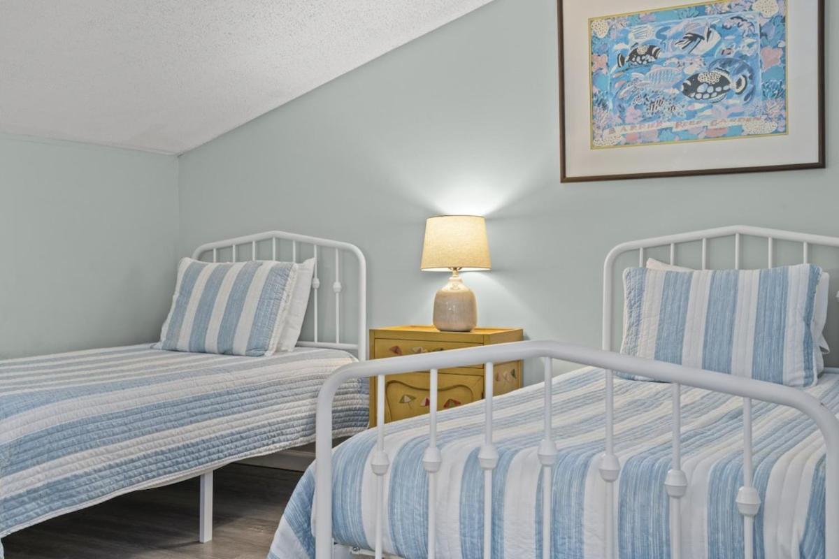 Seacove Steps 2 Priv Backyard Comm Pool Destin