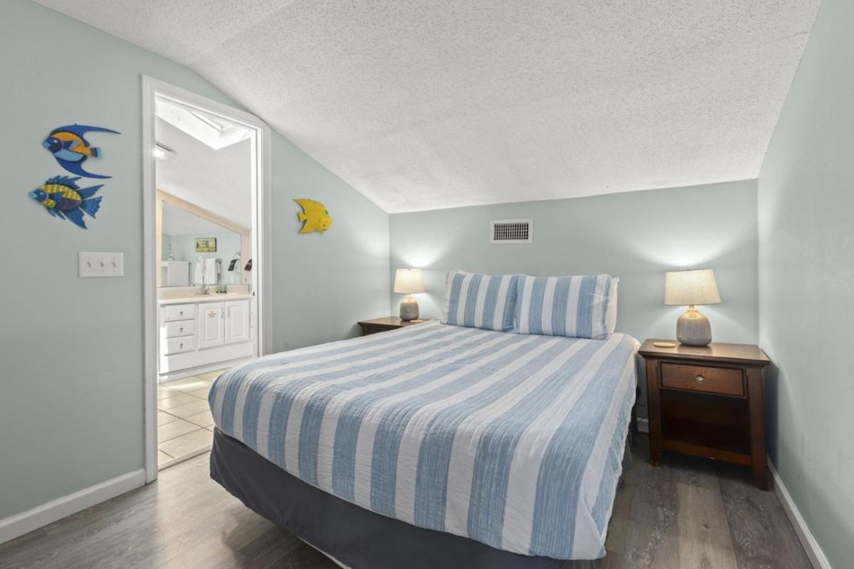 Seacove Steps 2 Priv Backyard Comm Pool * Destin
