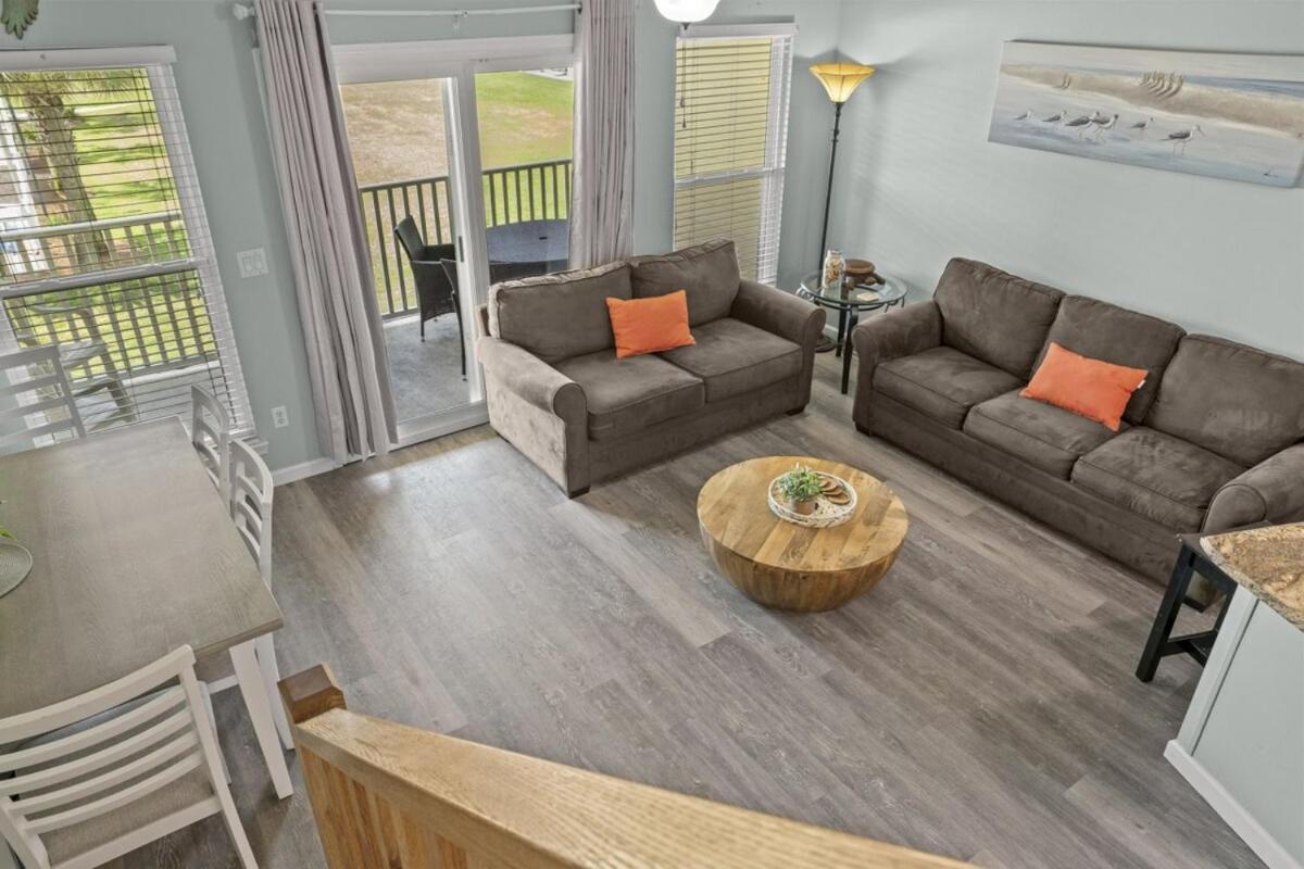 Holiday home Seacove Steps 2 Priv Backyard Comm Pool