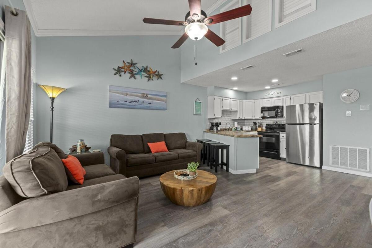 Holiday home Seacove Steps 2 Priv Backyard Comm Pool Destin