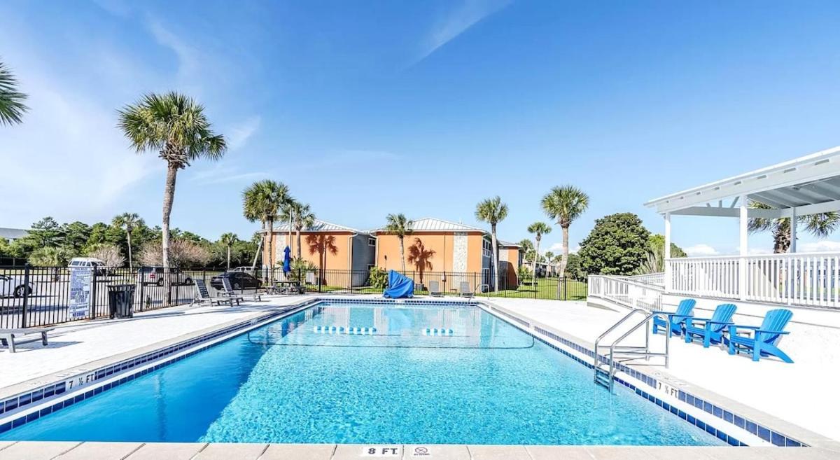 Vacation Destination 3 Pools