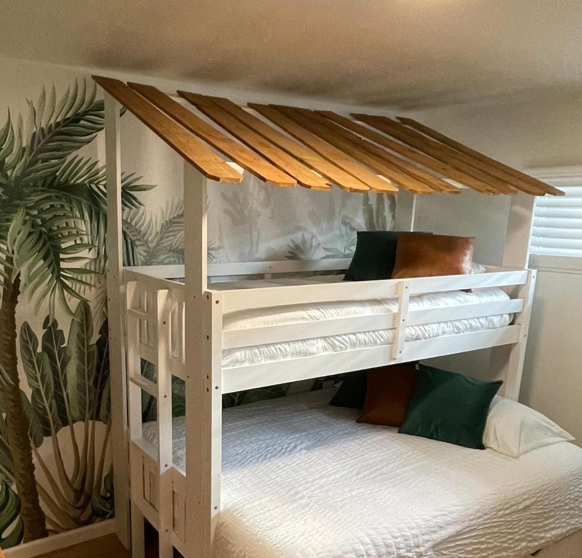 Holiday home Eden Escape View 3 Pools Pet Friendly