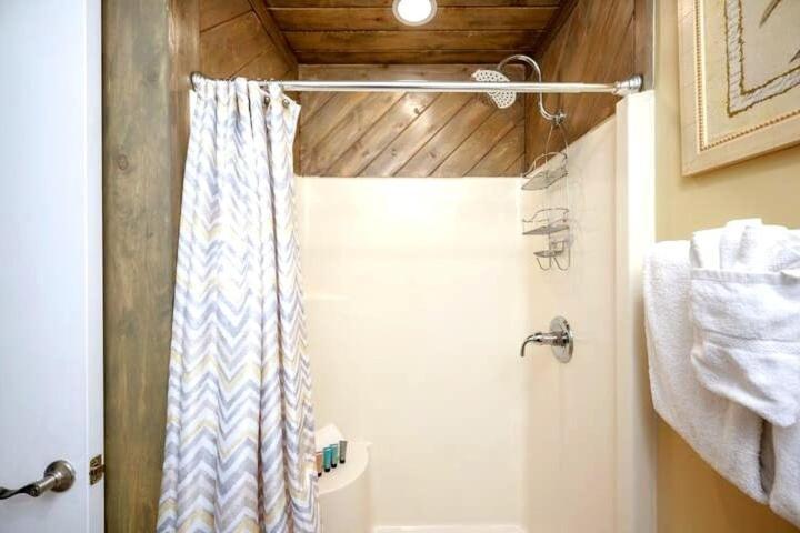 Captains Quarters 3 Comm Pools Pet Friendly