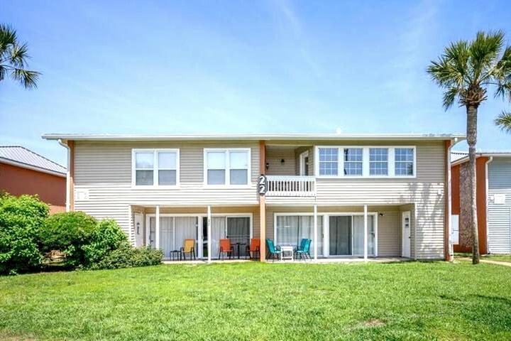 Captains Quarters 3 Comm Pools Pet Friendly Holiday home *