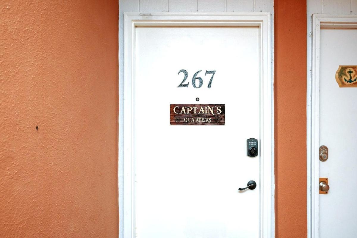 Captains Quarters 3 Comm Pools Pet Friendly Holiday home Destin