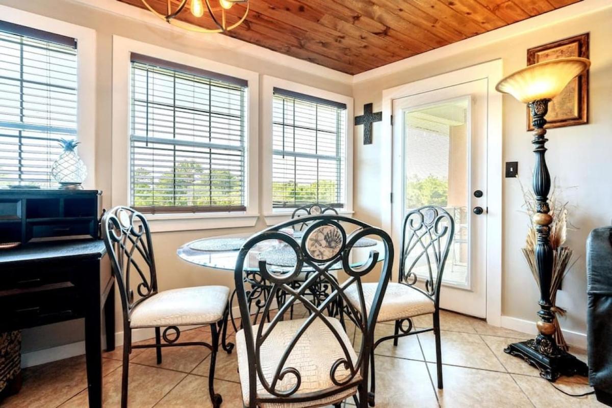 Captains Quarters 3 Comm Pools Pet Friendly *