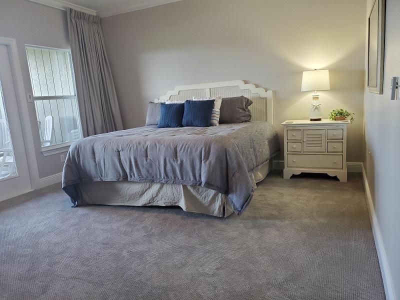 Lakefront 311 *
