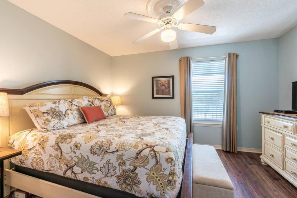 Gulf View, Easy Access, Heated Pool, Hot Tub * Destin