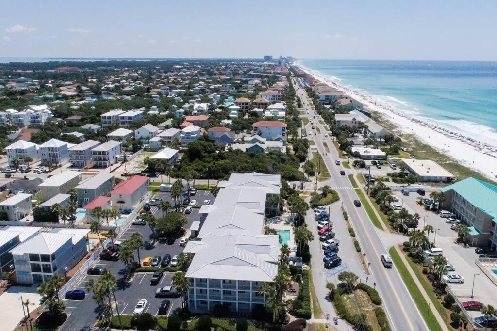 Gulf View, Easy Access, Heated Pool, Hot Tub Apartment Destin