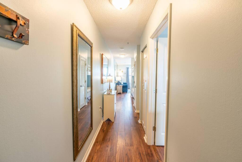 Gulf View, Easy Access, Heated Pool, Hot Tub Apartment