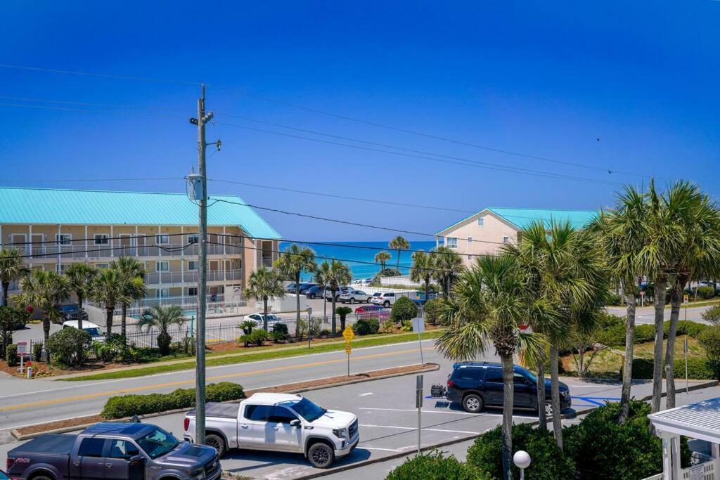 Gulf View, Easy Access, Heated Pool, Hot Tub * Destin