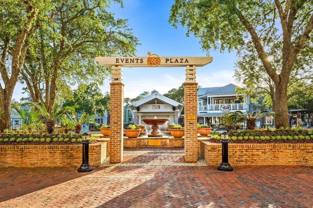 New Baytowne Bahia Breeze Pool View Apartment Destin