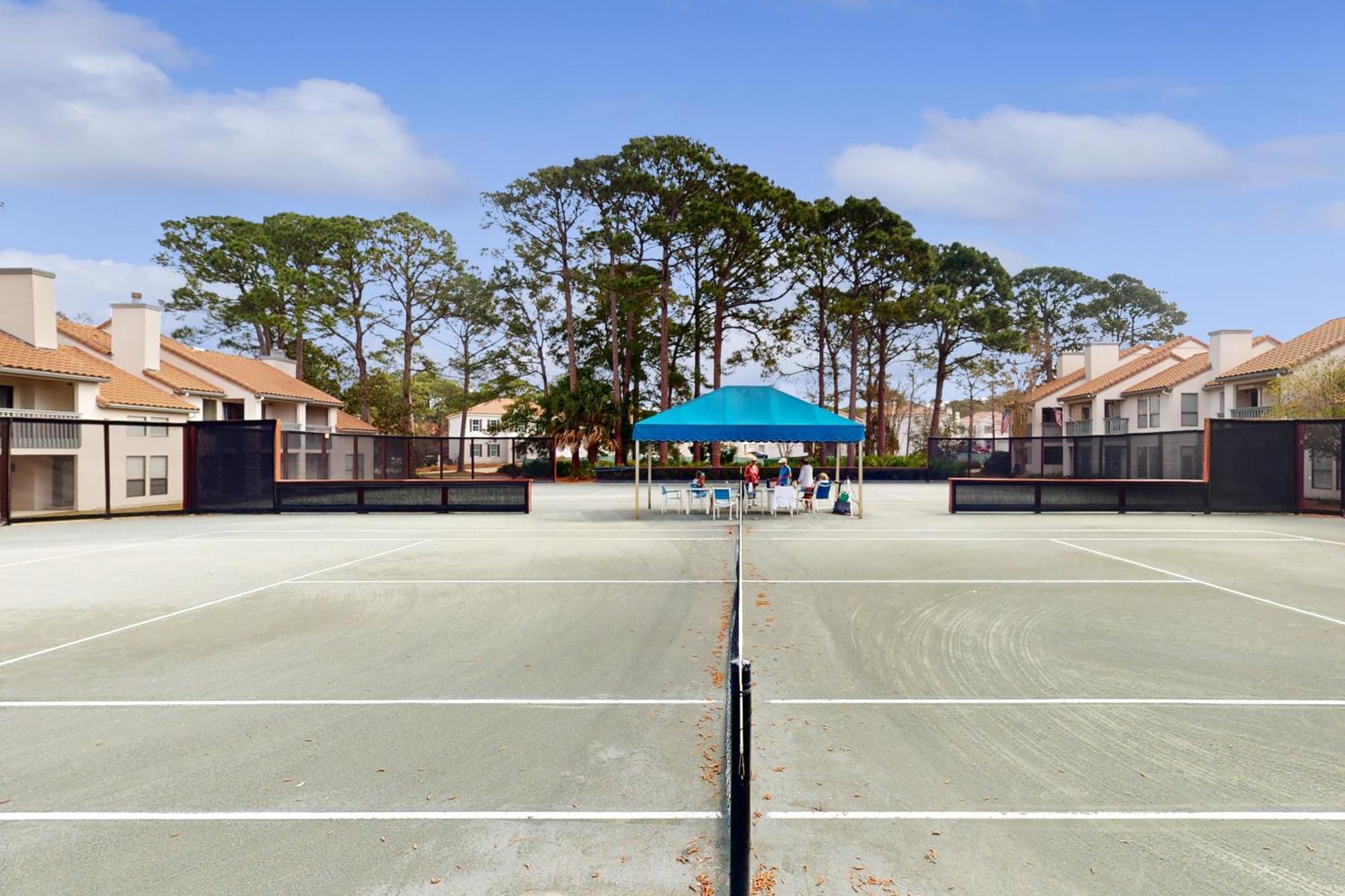 Tops'l Tennis Village 09 *