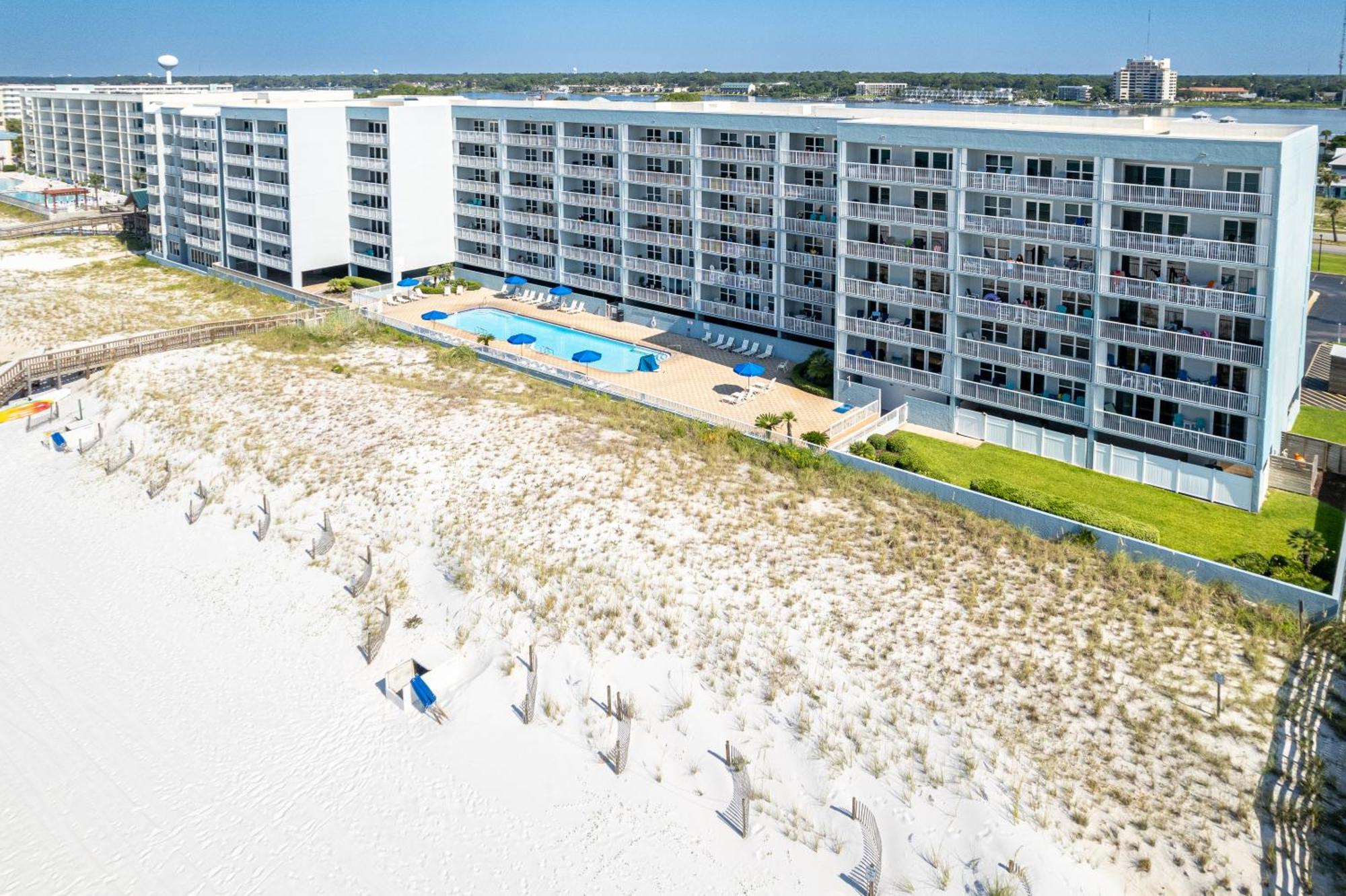 Poolside 101- By Isle Destin
