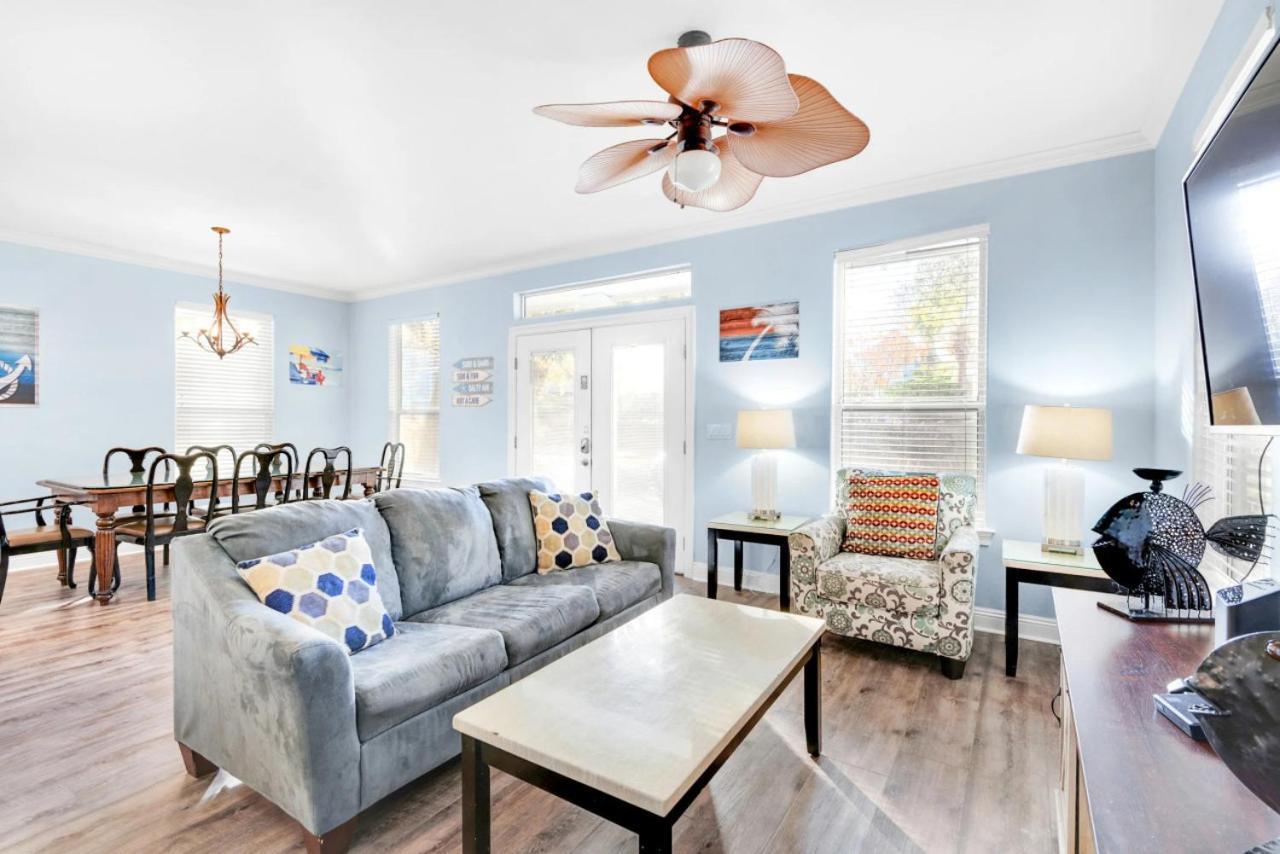 Skips Delight Pool View Pet Friendly Holiday home Destin