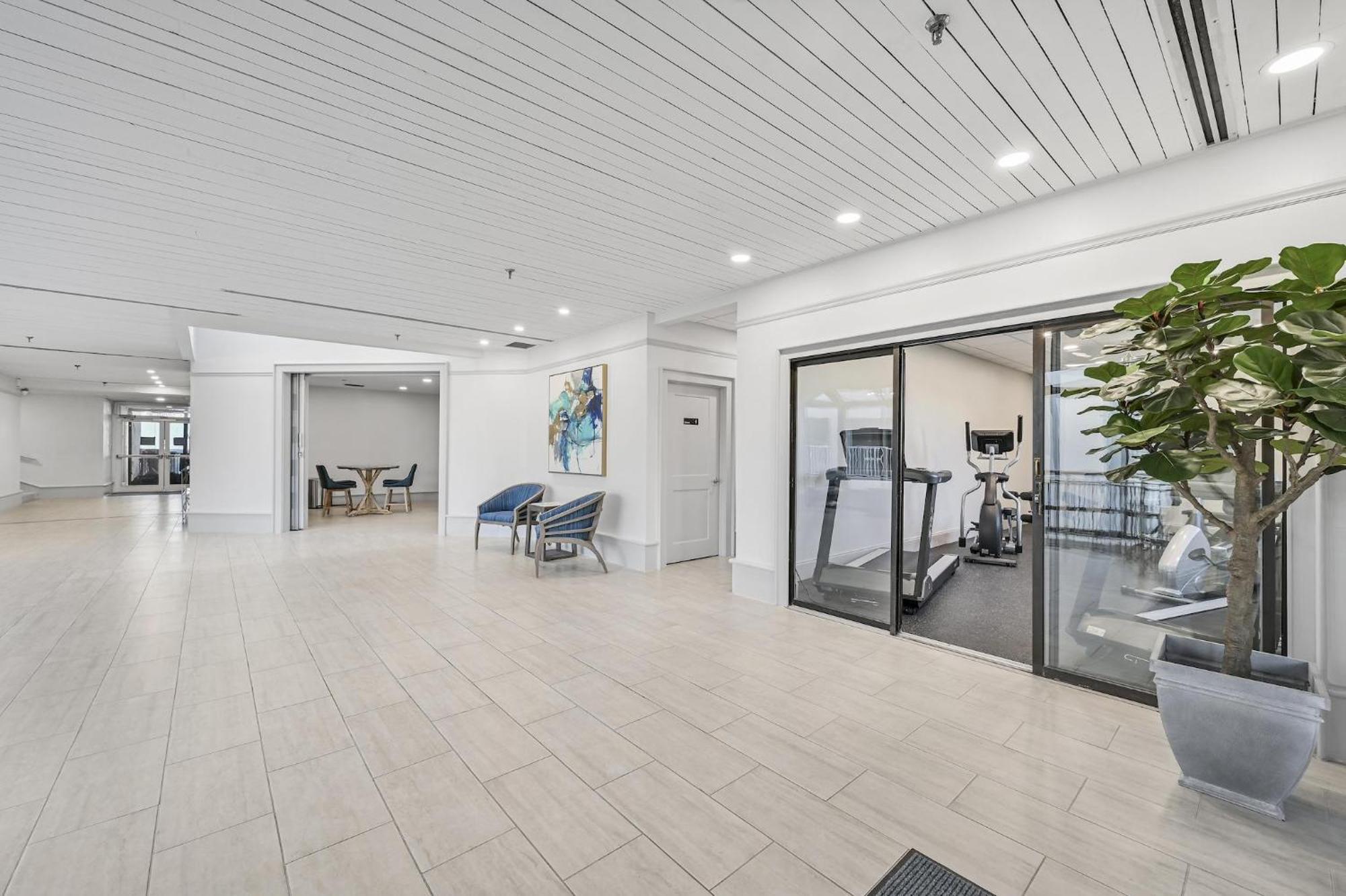 Beachside Two 4271 Flr 7 *