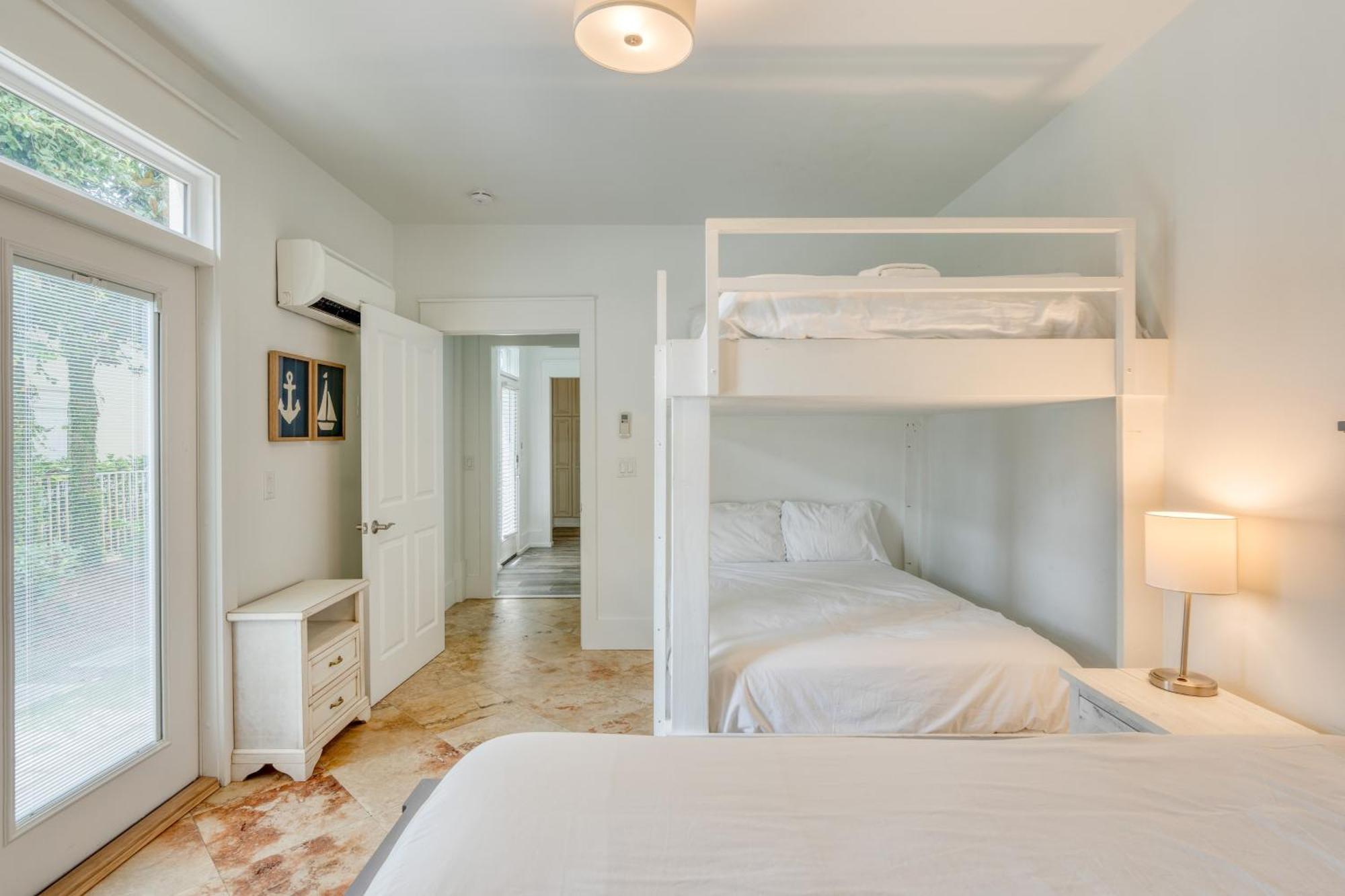 Dream By Avantstay 2-story Walk To Hot Tub Golf Cart * Destin