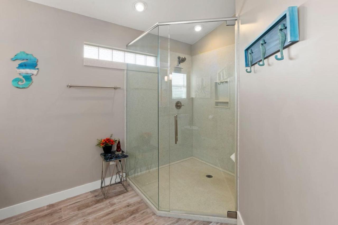 Holiday home Seahorse Shores - Games, Private Access, Pool, Lake, Boardwalk, Near Fun