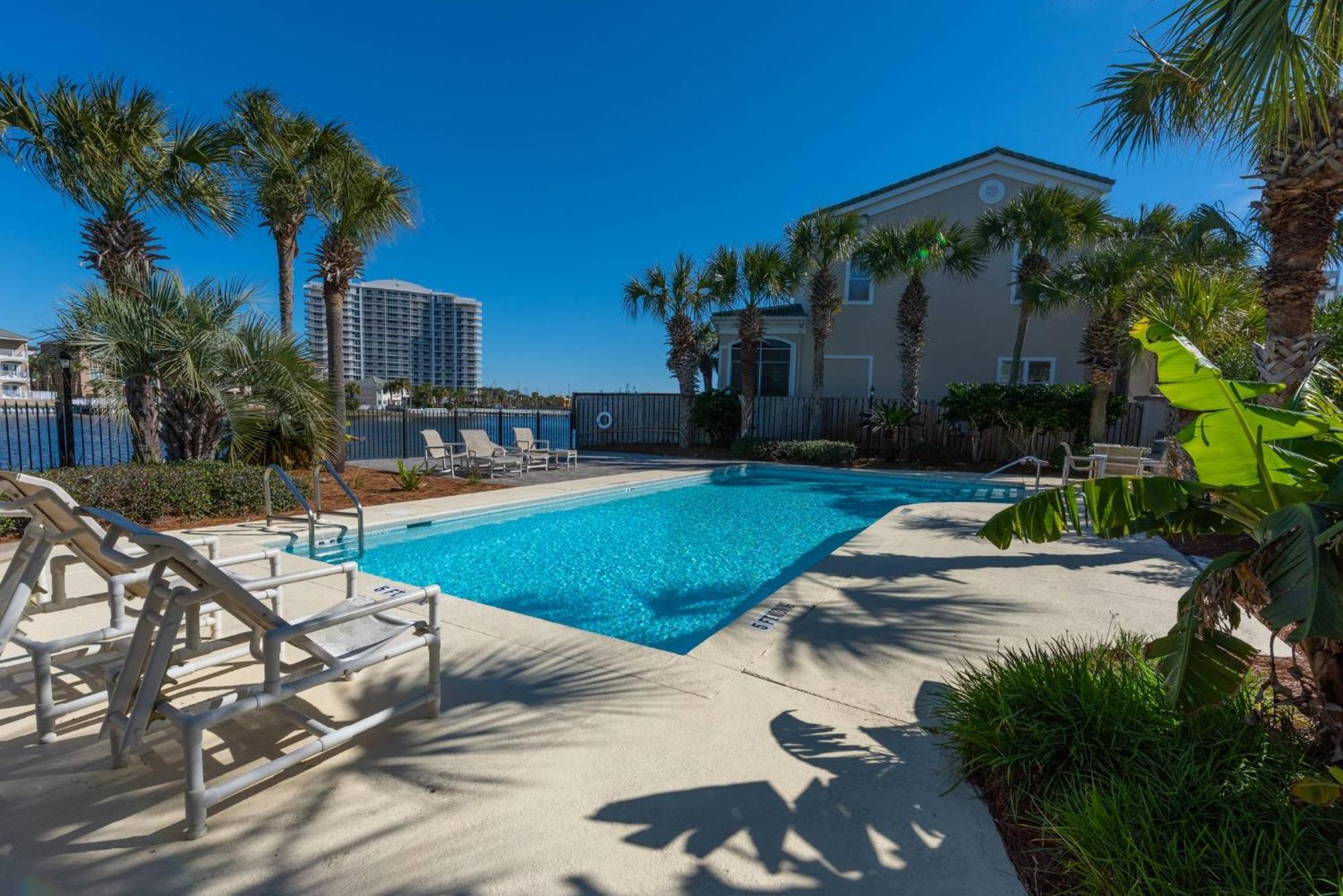 Holiday home Seahorse Shores - Games, Private Access, Pool, Lake, Boardwalk, Near Fun *