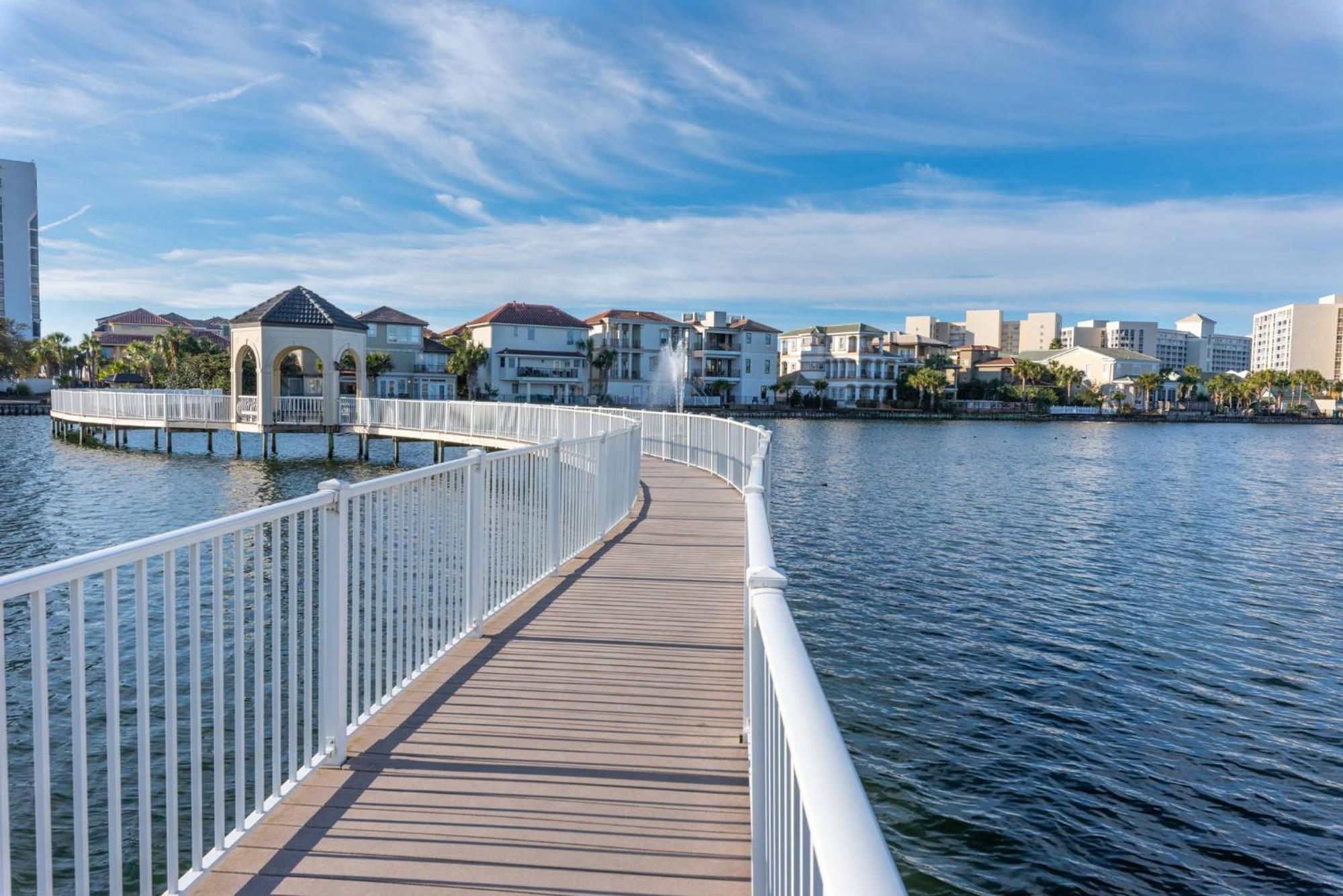 Holiday home Seahorse Shores - Games, Private Access, Pool, Lake, Boardwalk, Near Fun Destin