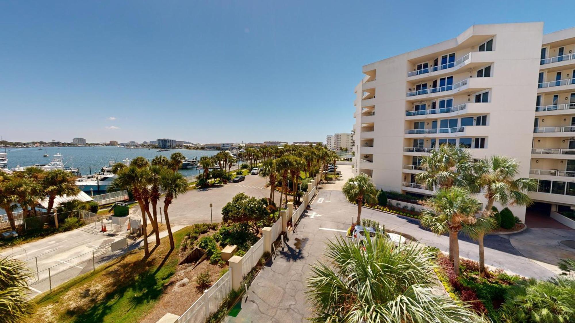 Apartment East Pass Towers 304- By Isle