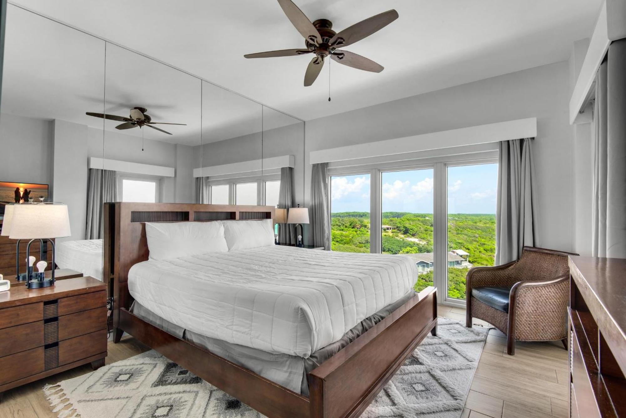 Tops'l Manor C-804 Holiday home
