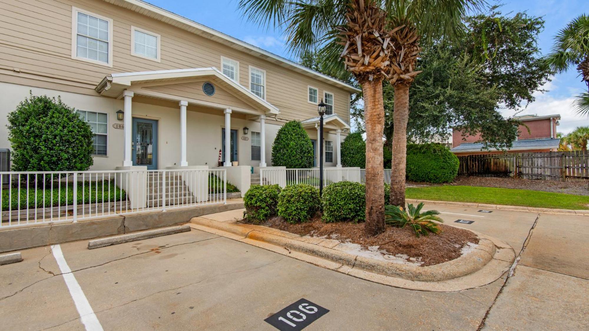 Holiday home Spyglass Townhomes Unit 106 Sandtrap Destin