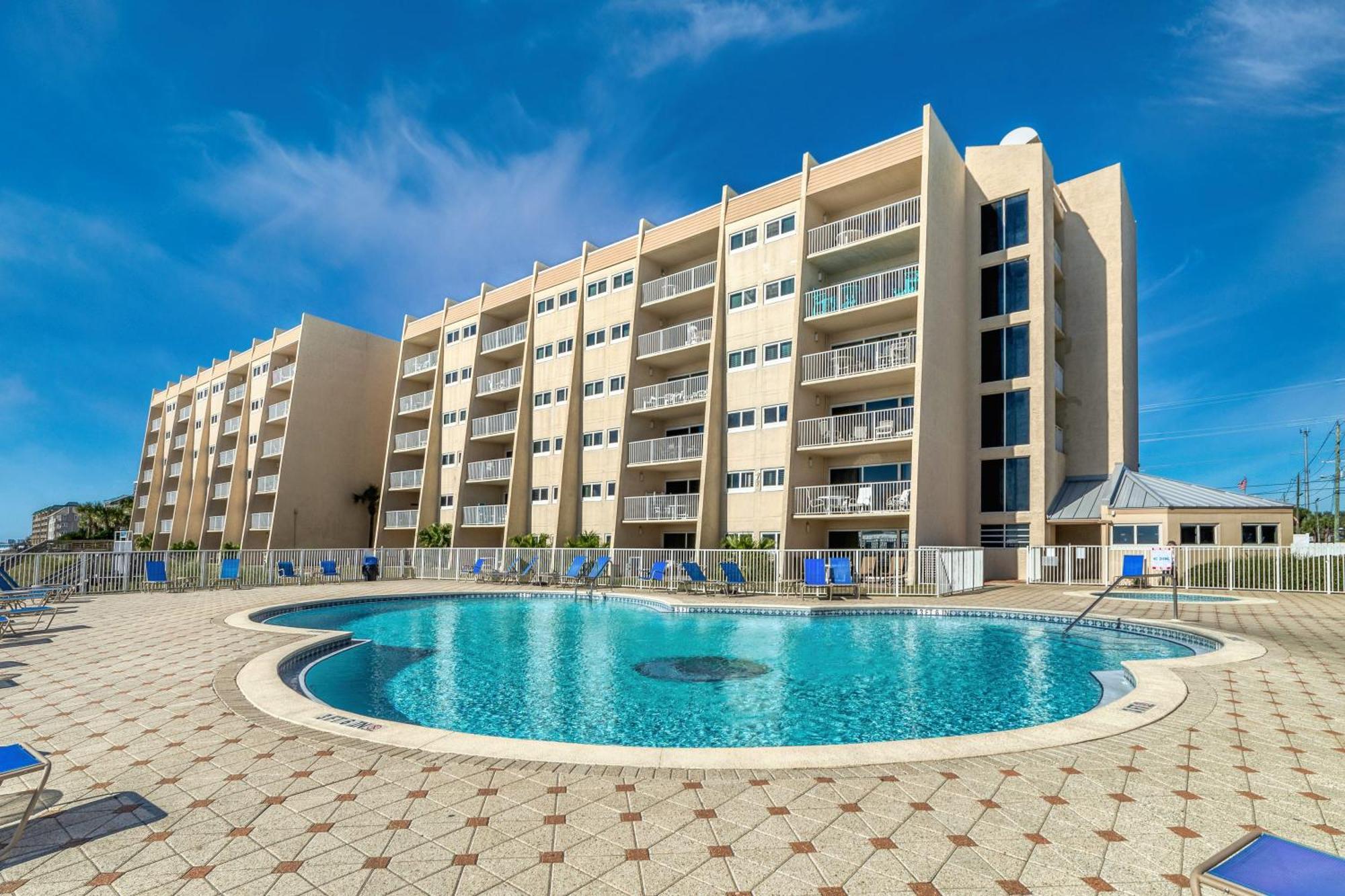 House C301 - Beachfront With Pool, Wifi, & Service *