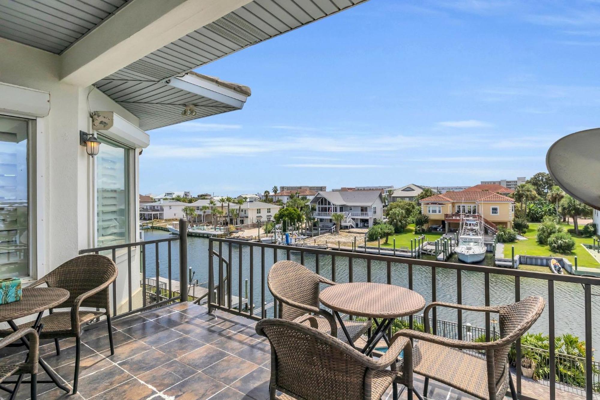 Waterfront Dream House Pool Golf Cart & Dock